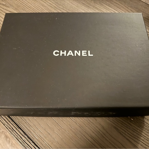 Chanel Classic Wallet Crossbody - Picture 2 of 7